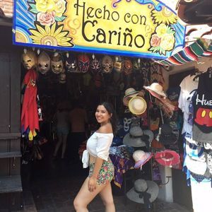 Meet your Posher, Lia